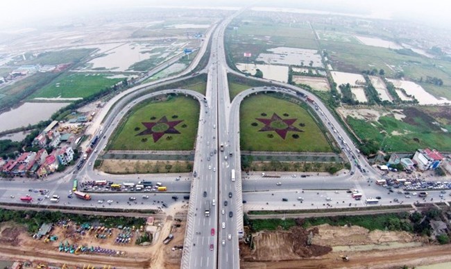 Công bố Quy hoạch giao thông vận tải Thủ đô Hà Nội đến năm 2030, tầm nhìn tới năm 2050, tổng nguồn vốn dự kiến đầu tư là hơn 1,2 triệu tỷ đồng. (Thời sự đêm 30/7/2016)